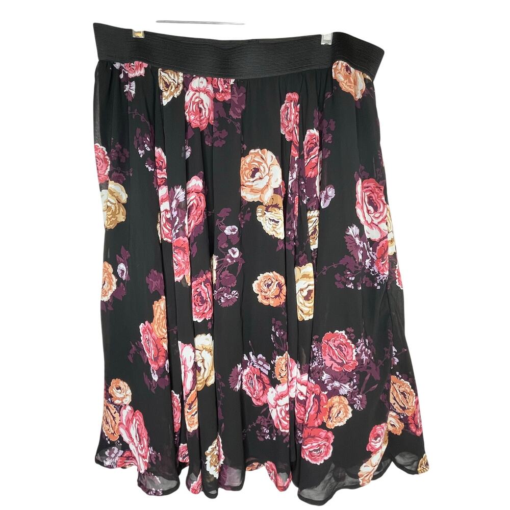 Torrid dark floral swing pull-on midi skirt with tulle underlayer, size 1/2, EUC